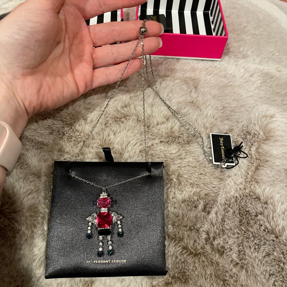 Adorable Juicy Couture Robot Necklace - Picture 8 of 10